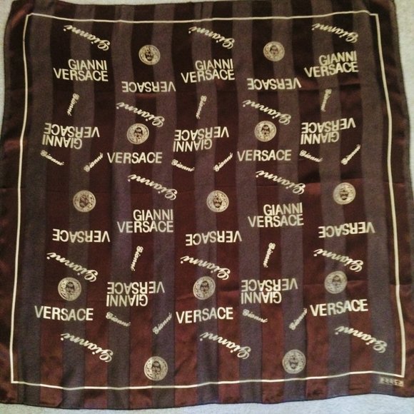 Vintage Gianni VERSACE Large Scarf, FREE SHIPPING - Picture 2 of 5